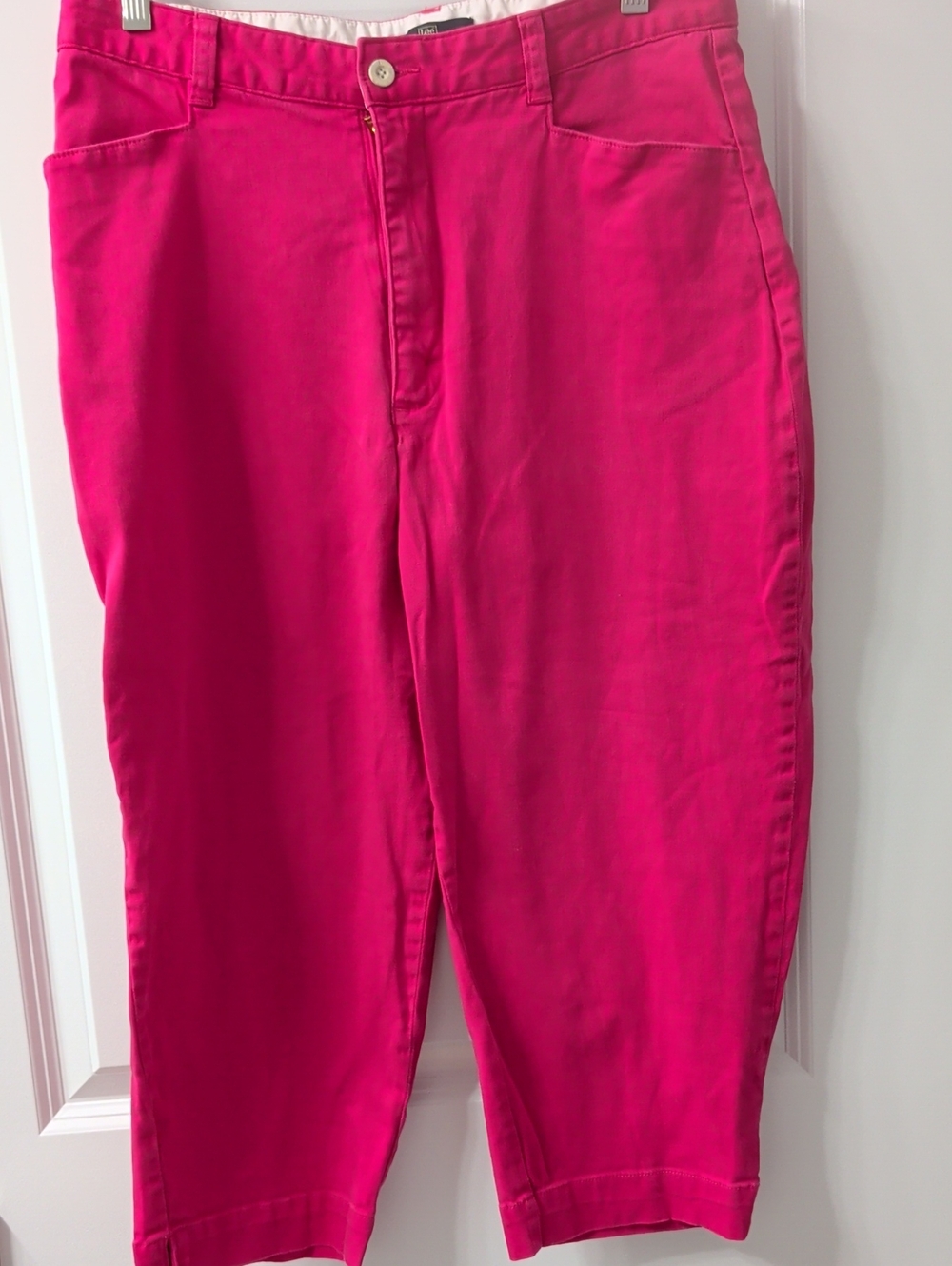 Women’s Hot Pink Stretch Capris